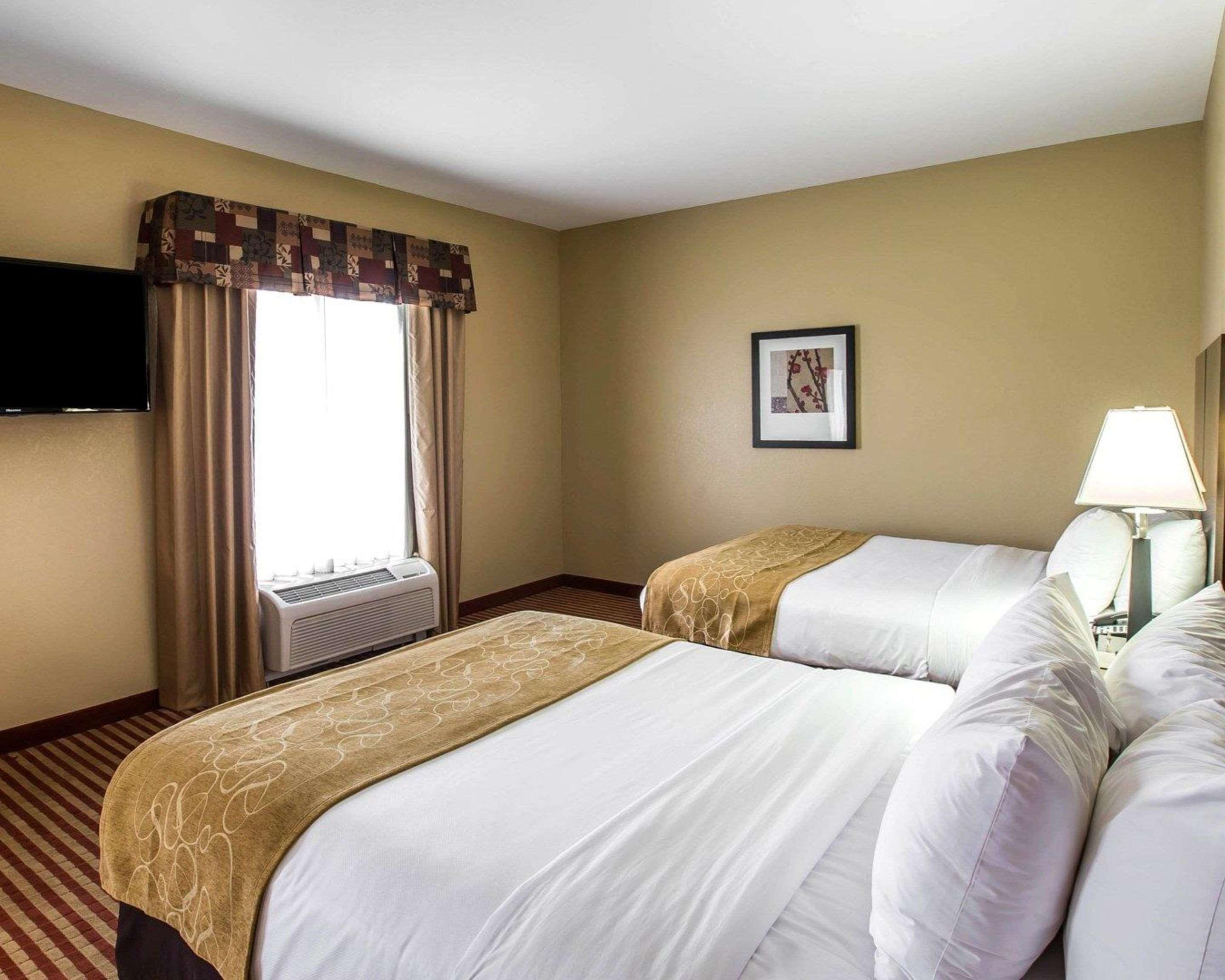 Comfort Suites Waycross Bagian luar foto