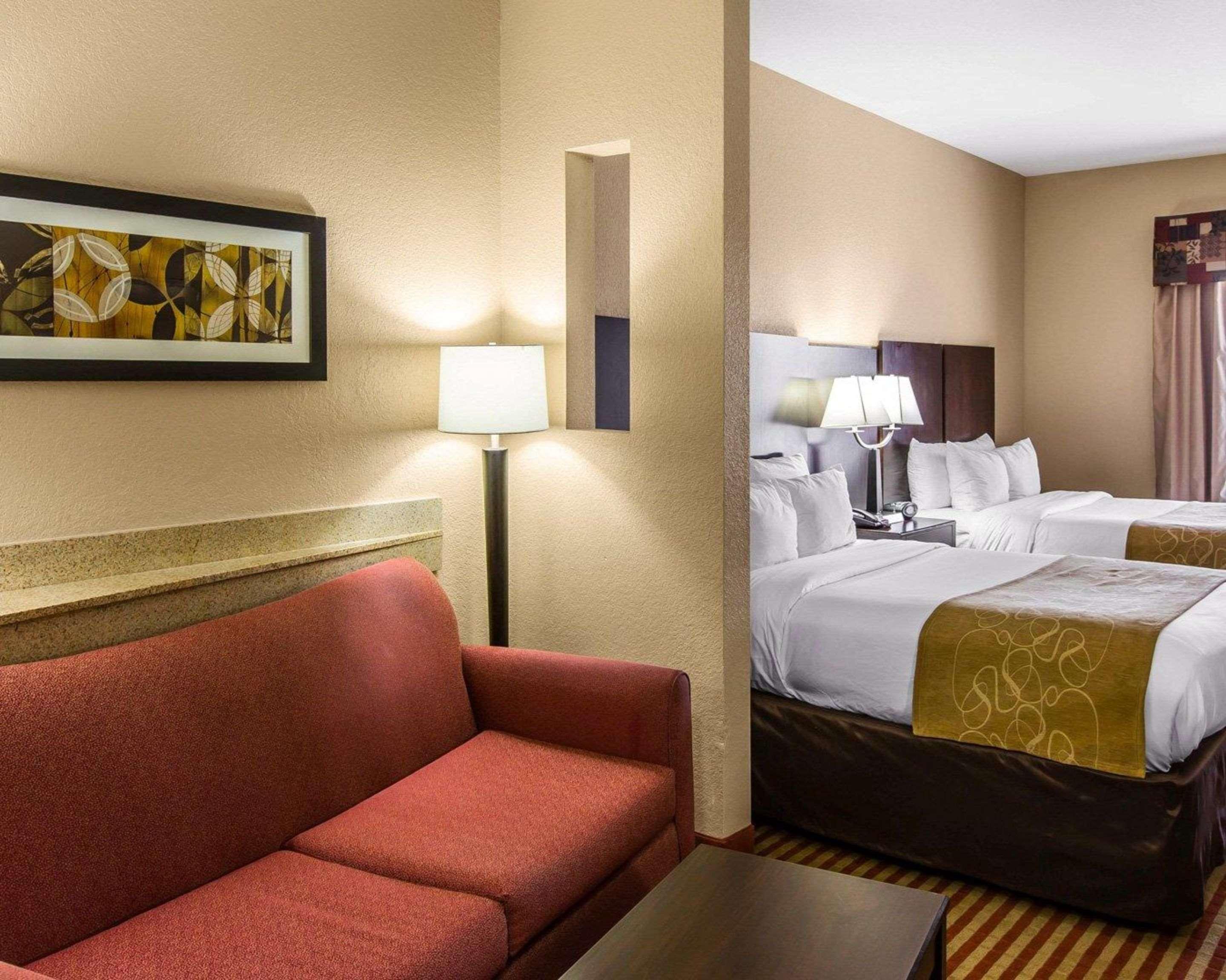Comfort Suites Waycross Bagian luar foto