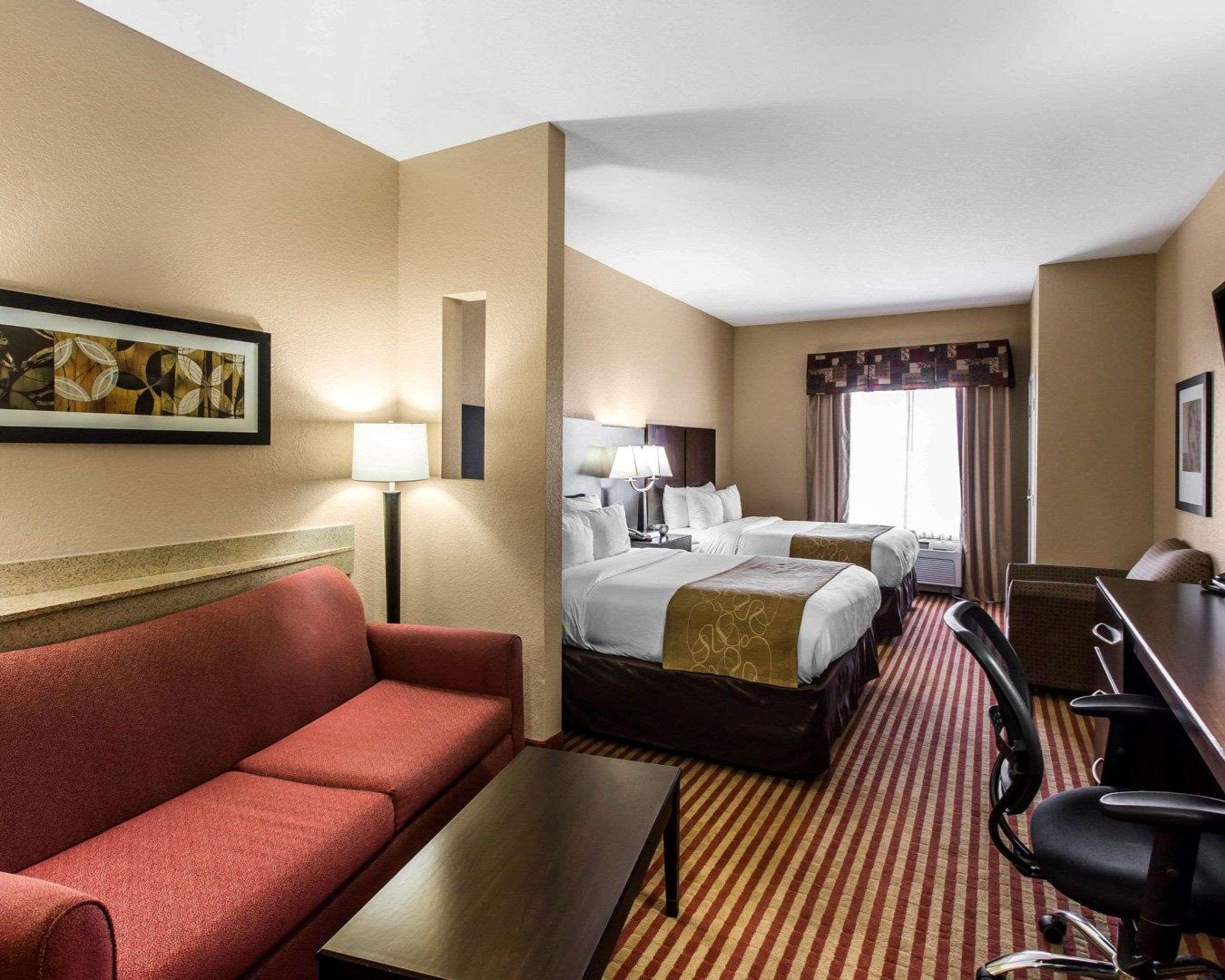 Comfort Suites Waycross Bagian luar foto
