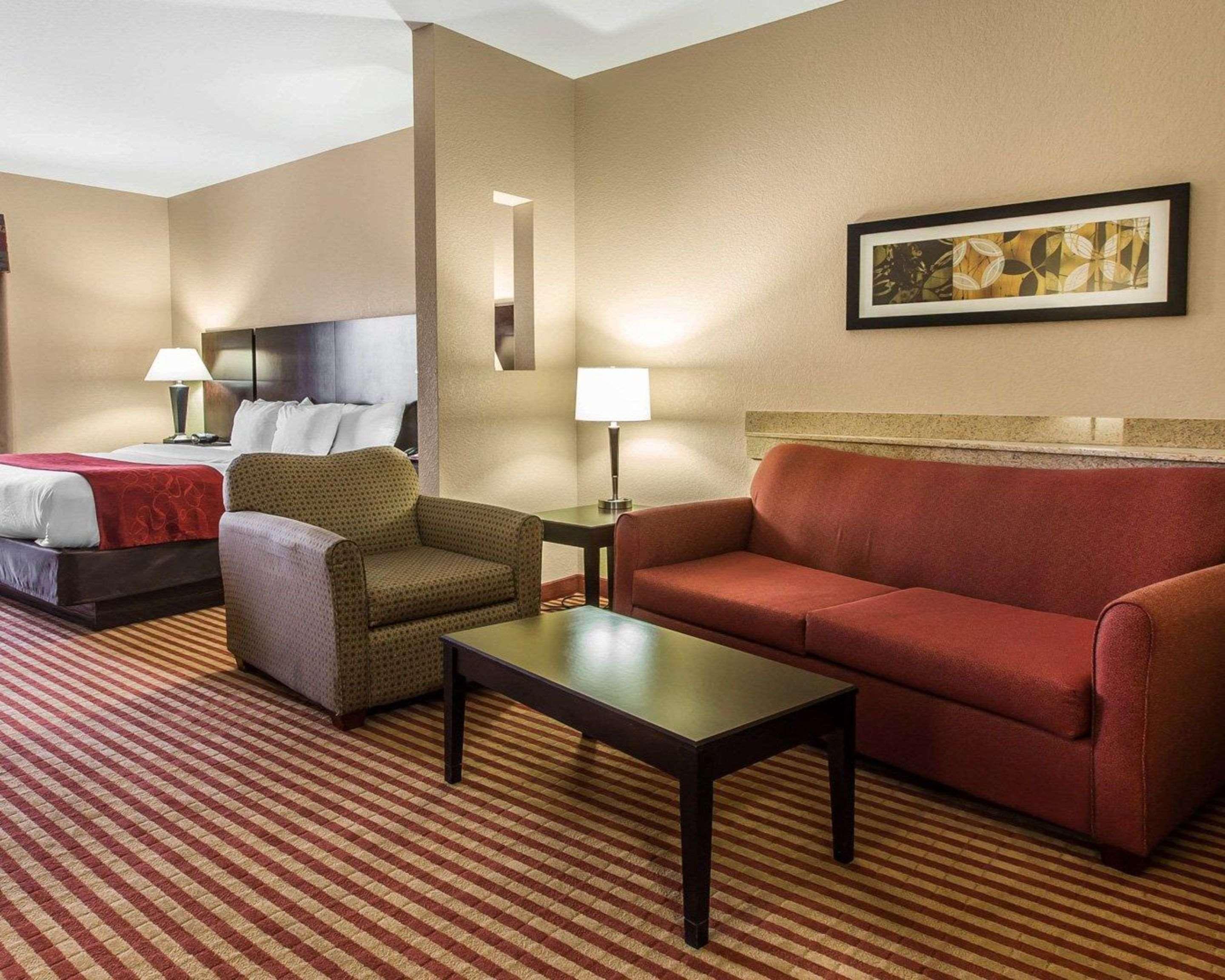 Comfort Suites Waycross Bagian luar foto