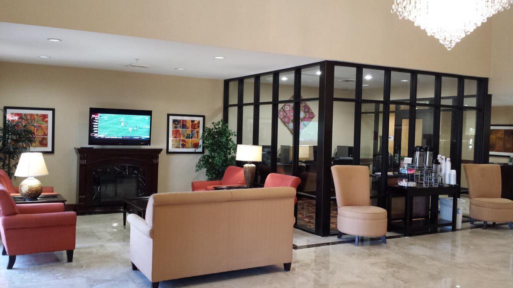 Comfort Suites Waycross Bagian luar foto