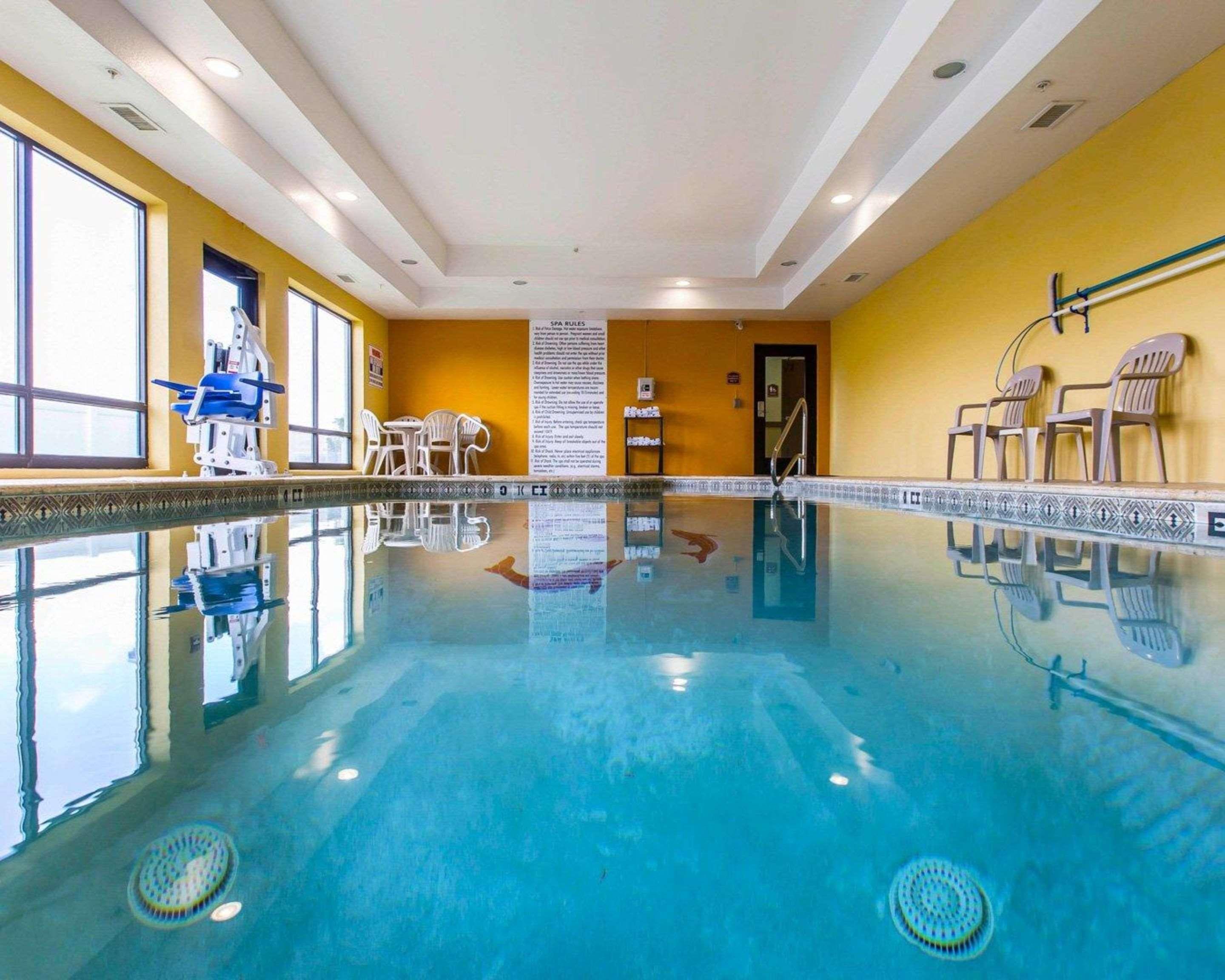 Comfort Suites Waycross Bagian luar foto