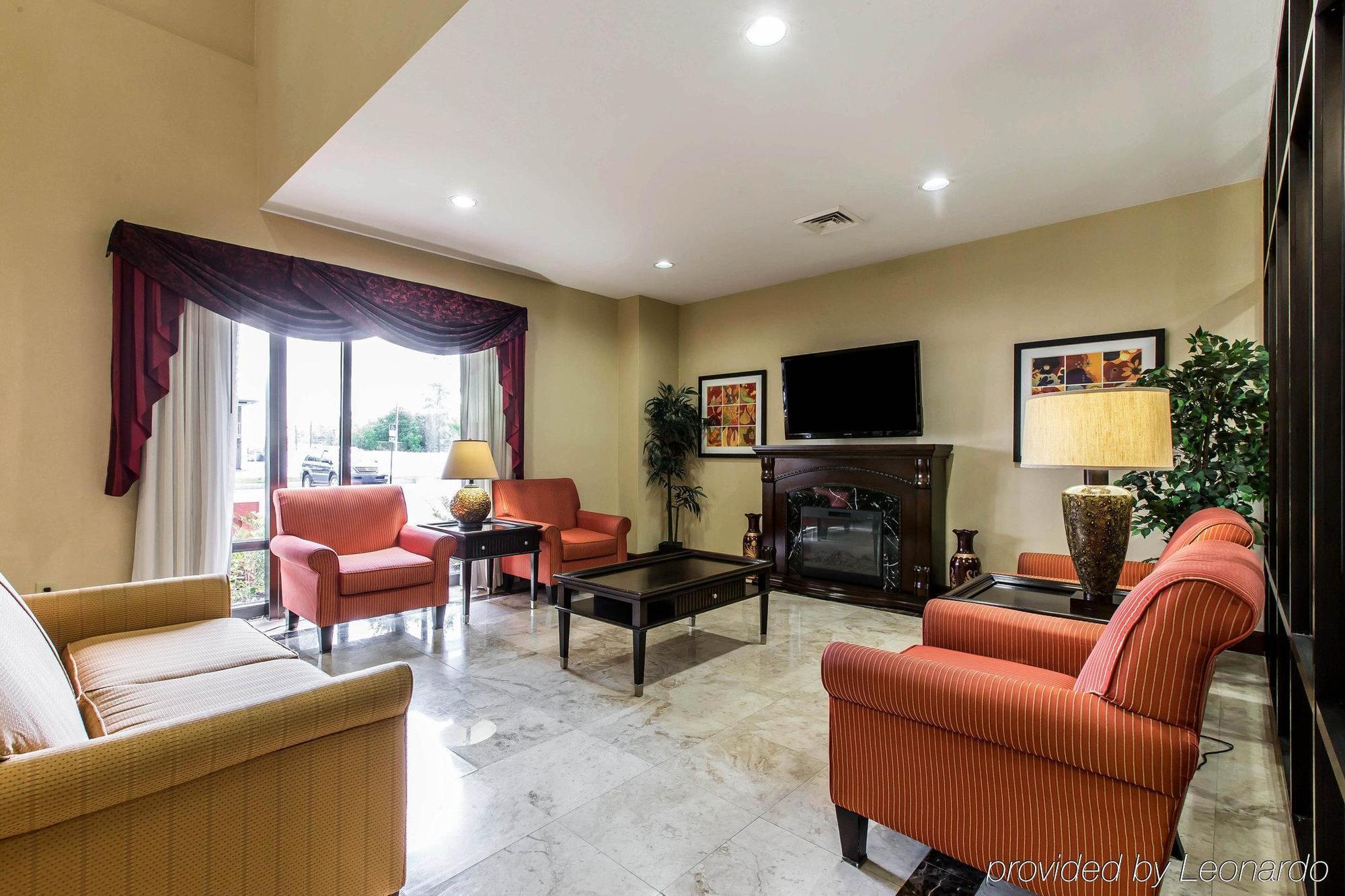 Comfort Suites Waycross Bagian luar foto