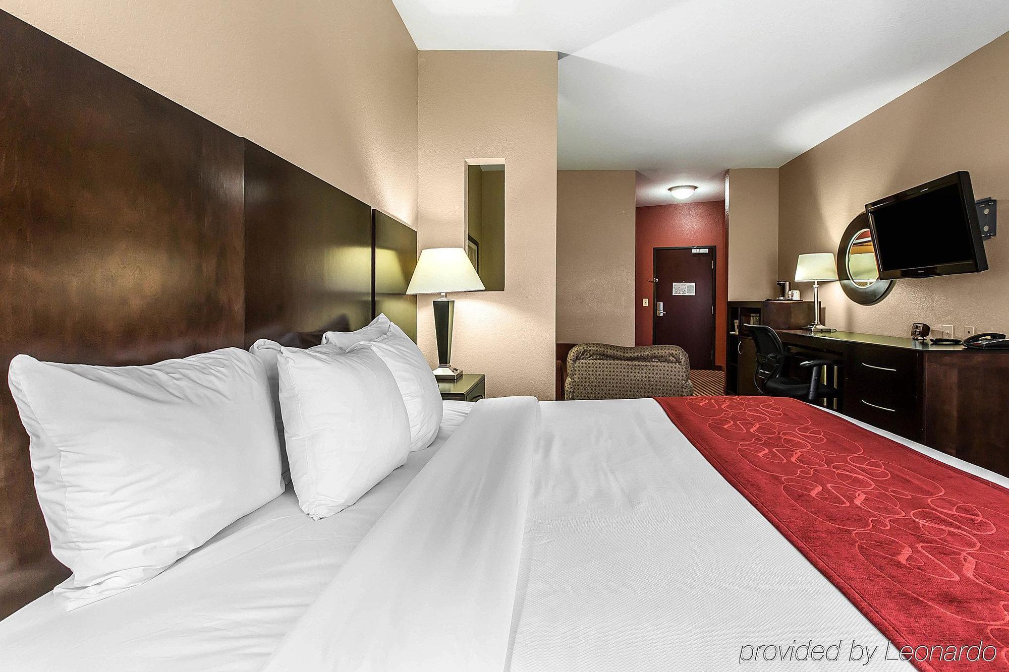 Comfort Suites Waycross Bagian luar foto