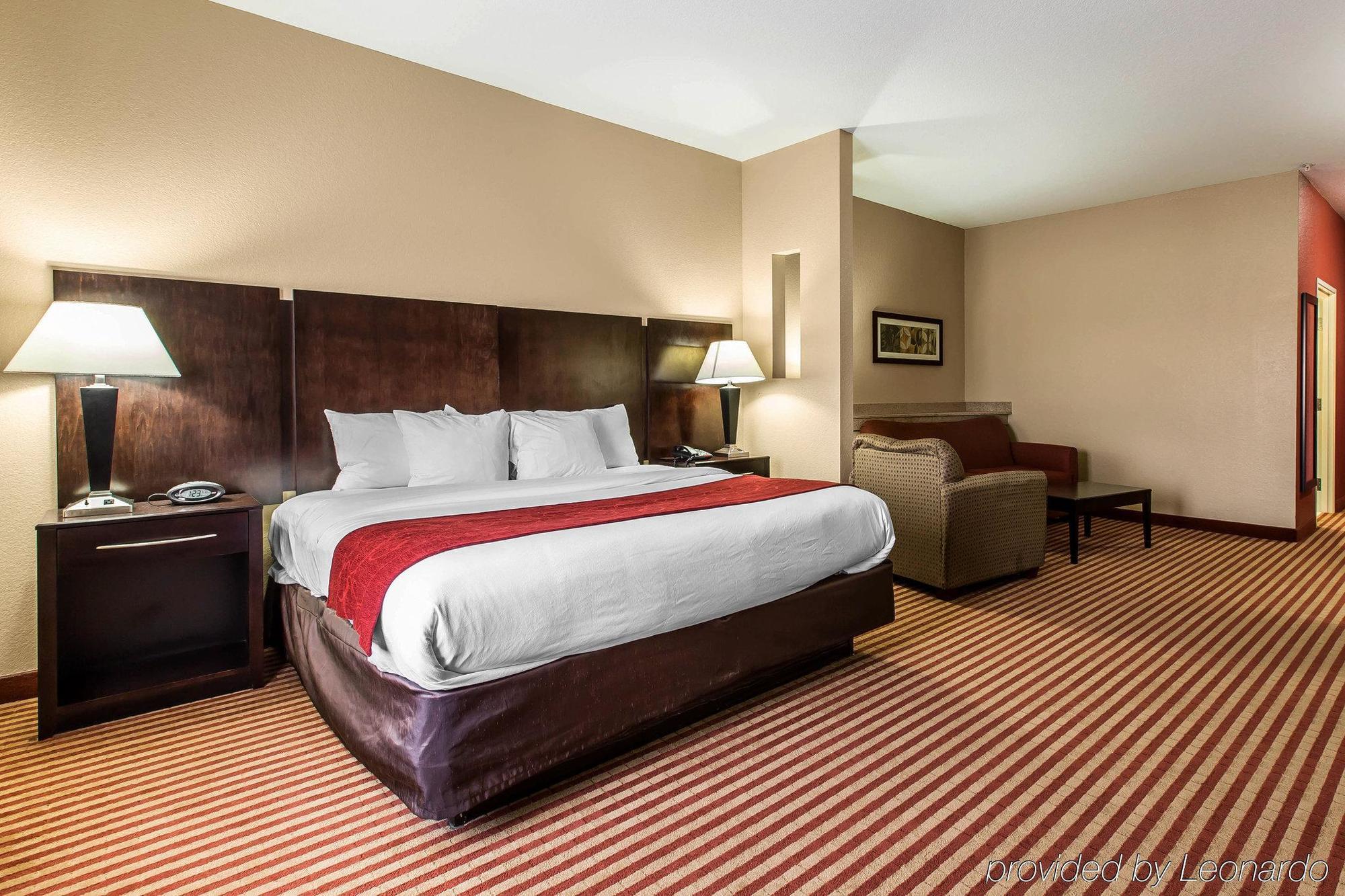 Comfort Suites Waycross Bagian luar foto