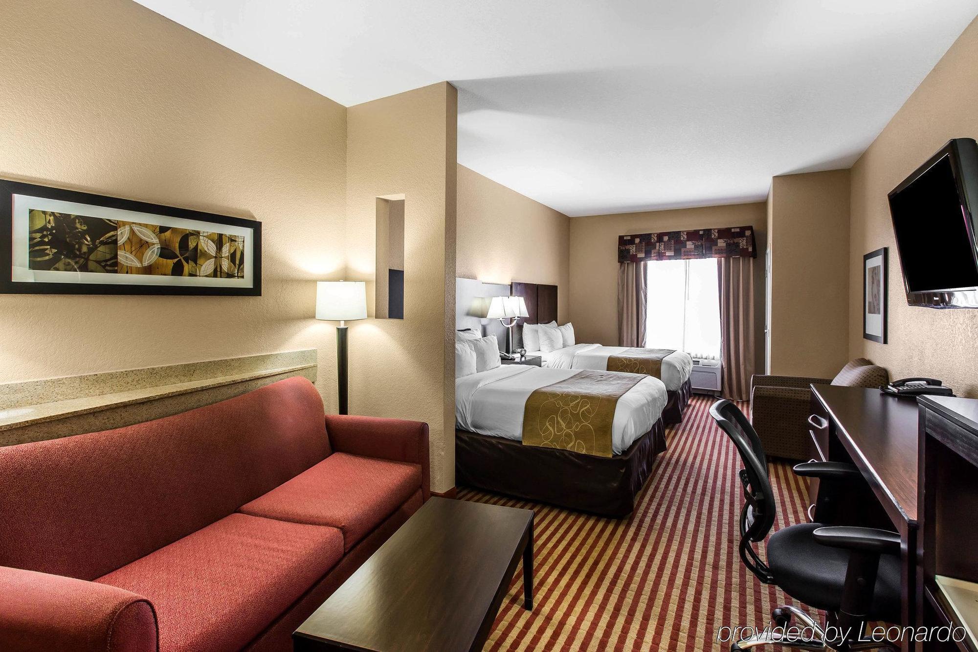 Comfort Suites Waycross Bagian luar foto