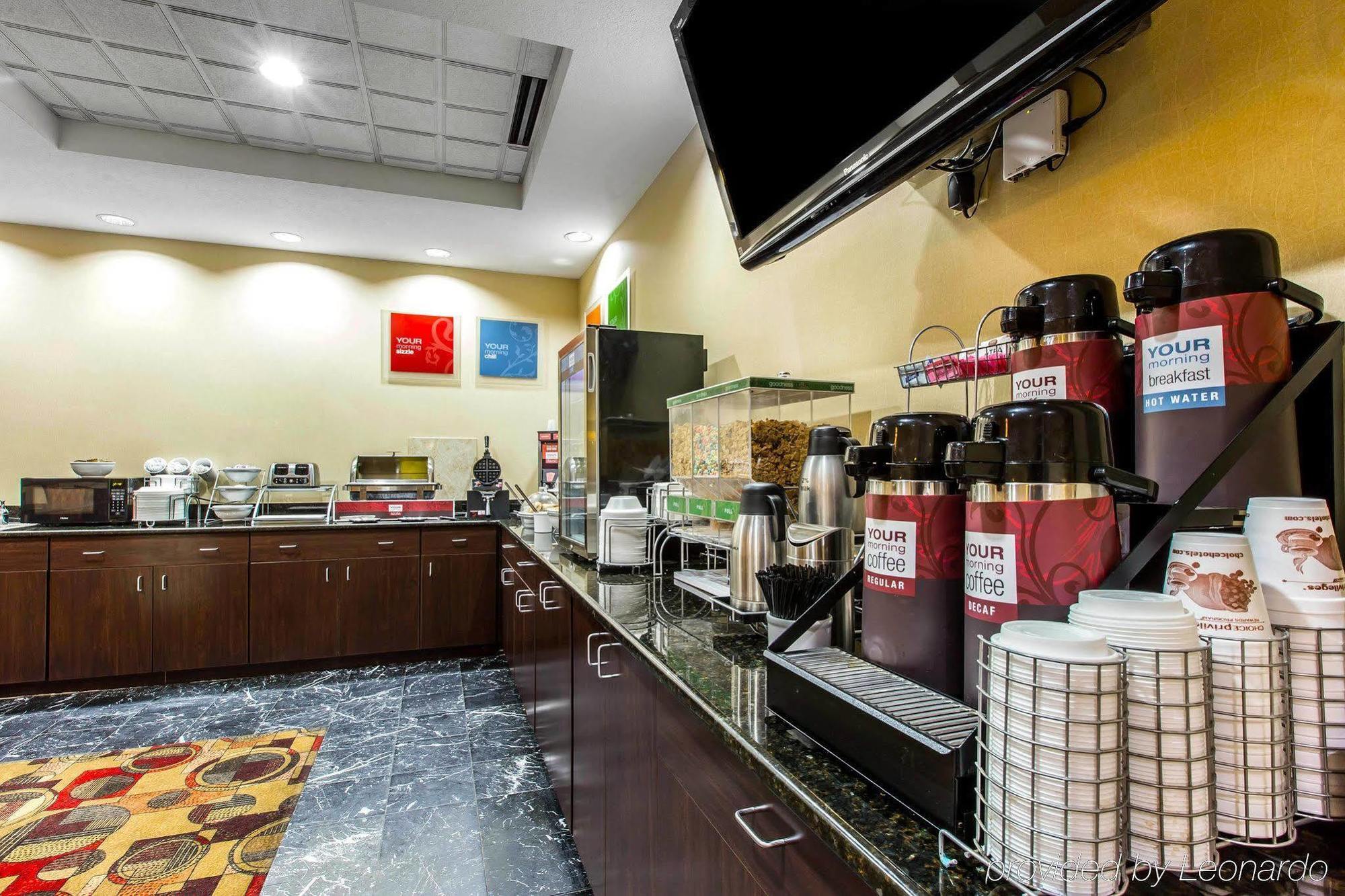 Comfort Suites Waycross Bagian luar foto