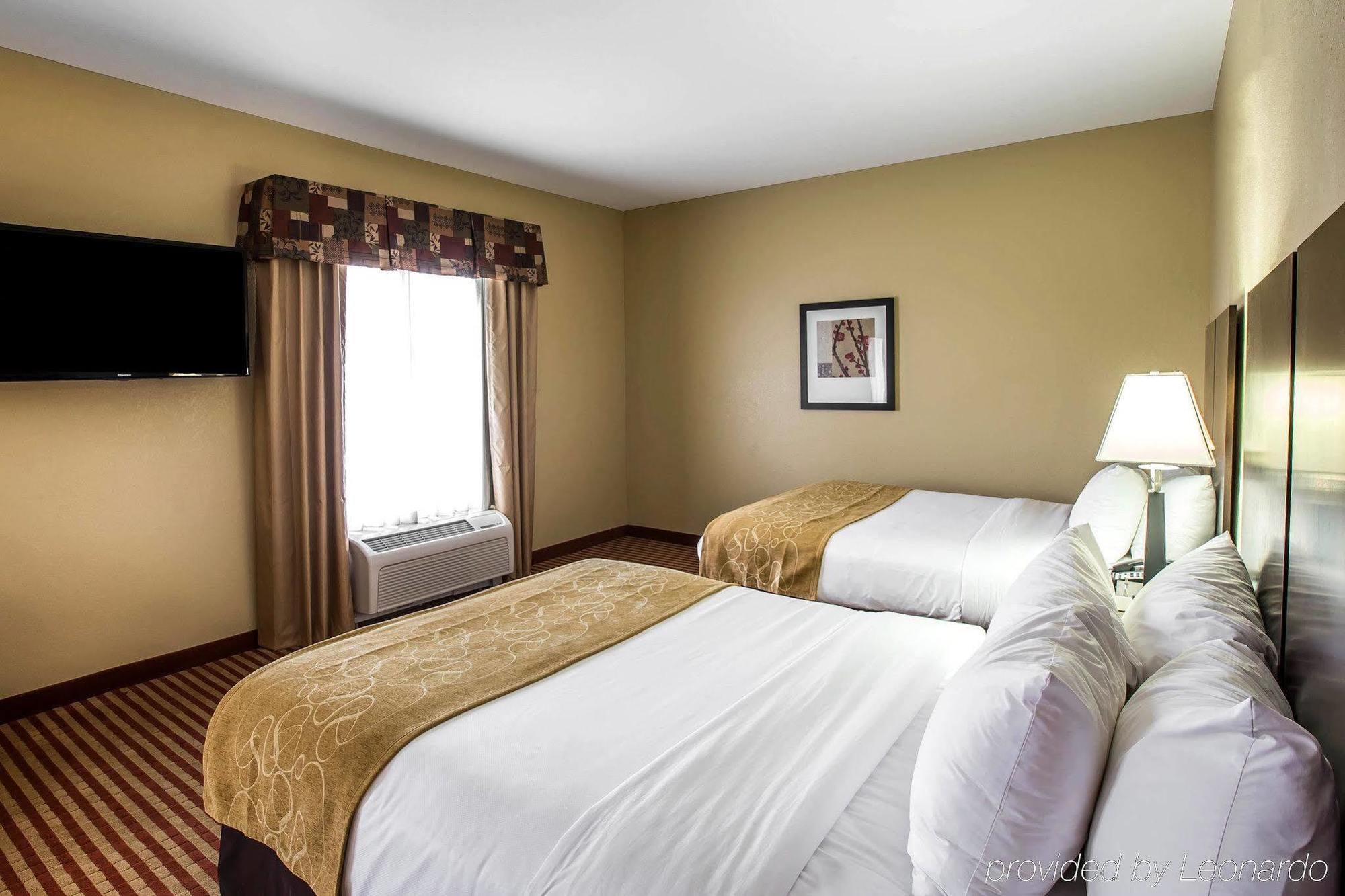 Comfort Suites Waycross Bagian luar foto